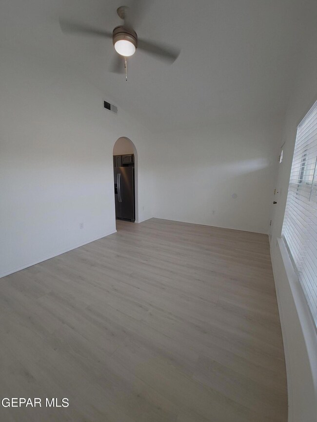 636 Desierto Bonito St, Horizon City, TX 79928 - photo 6