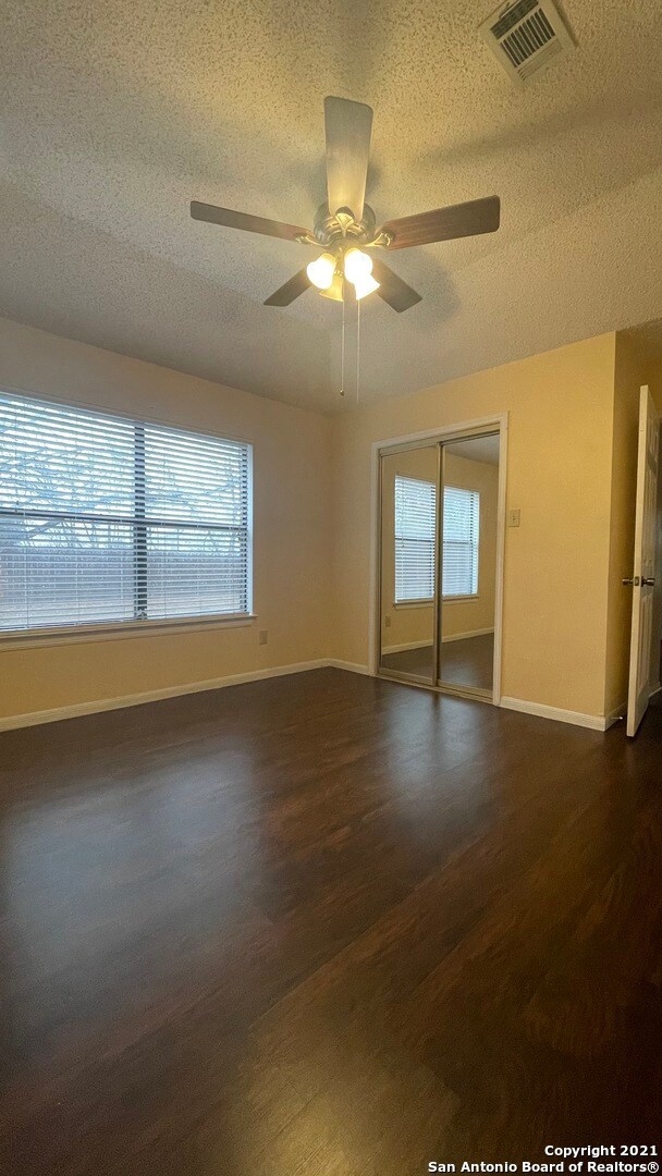 4915 Frostwood Dr, San Antonio, TX 78220 - photo 4