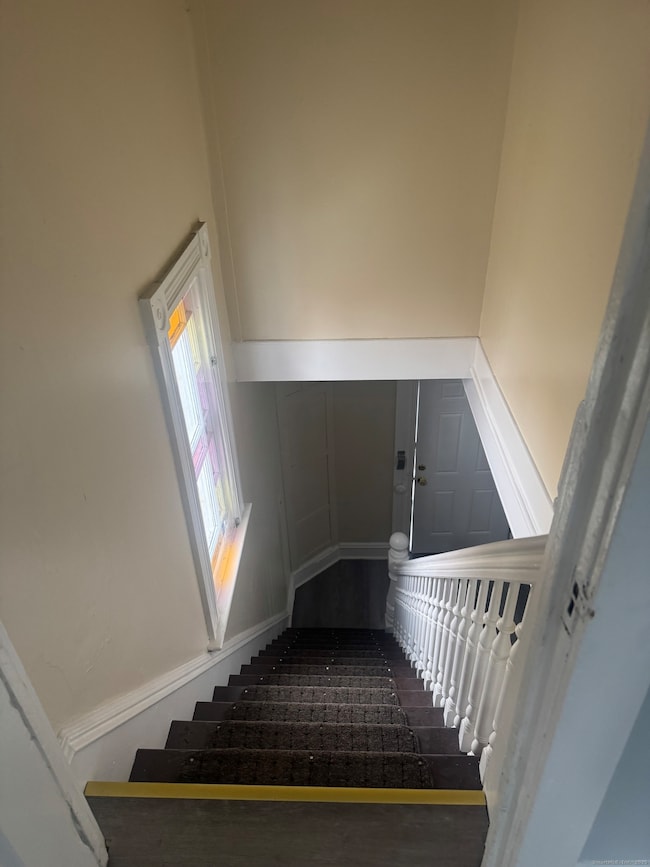 265 Burnside Ave unit 2nd Floor, East Hartford, CT 06108 - photo 5