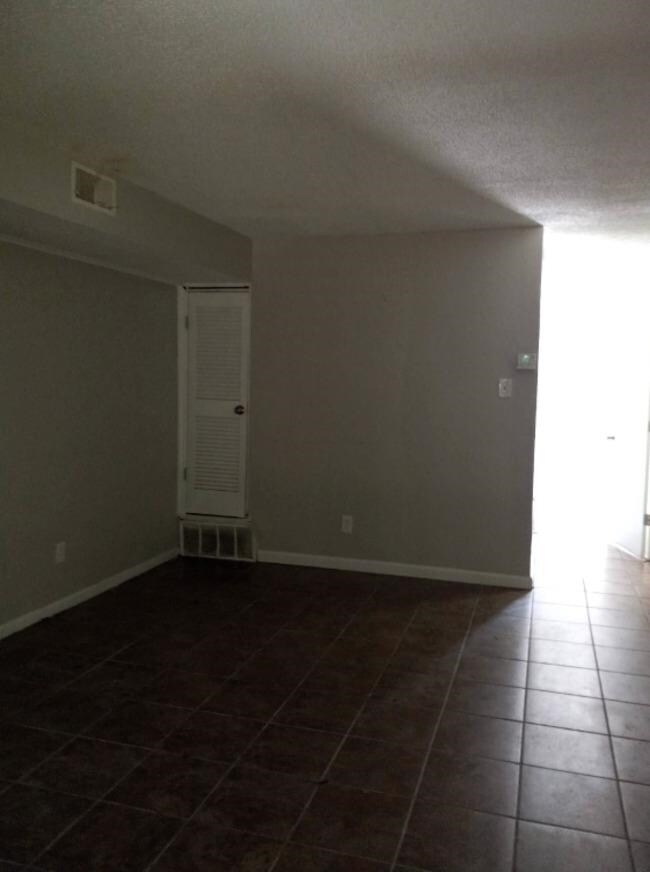 3749 Cambridge Station Dr unit O8, Memphis, TN 38115 - photo 2