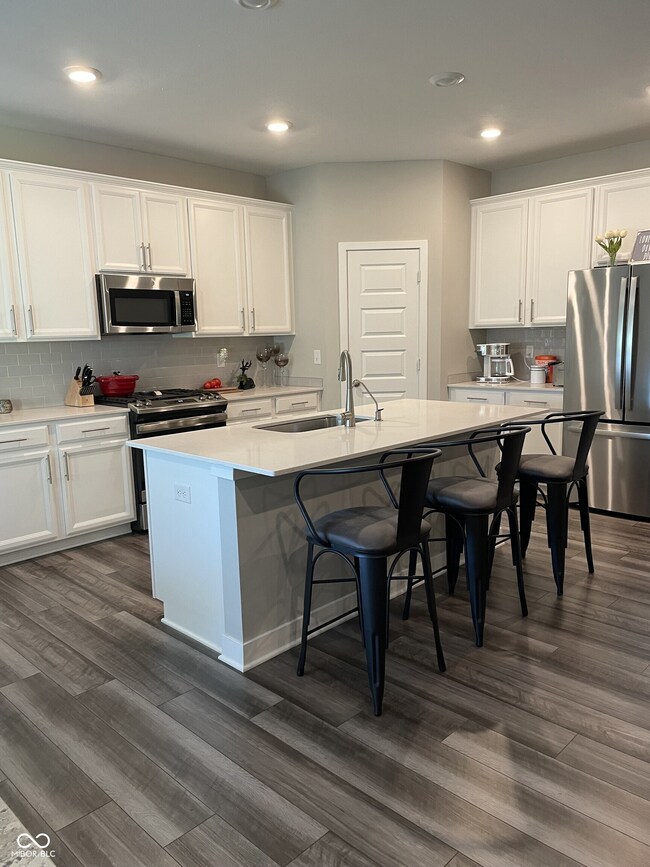 3613 Chalmers Dr, Bargersville, IN 46106 - photo 5