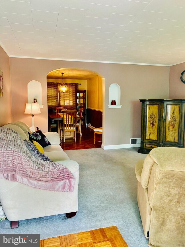 3957 Stratford Rd, Drexel Hill, PA 19026 - photo 5