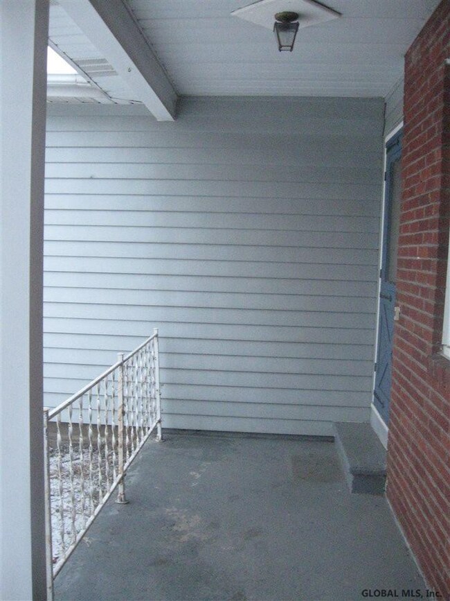 2 Clearview Blvd, Castleton On Hudson, NY 12033 - photo 2