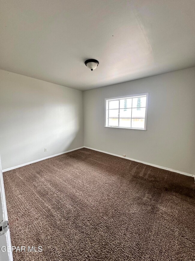 2608 Sacramento Ave, El Paso, TX 79930 - photo 7