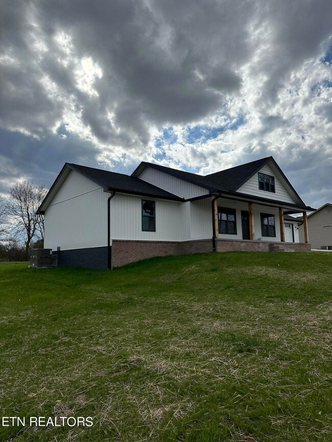 126 Lakyn Dr, Crossville, TN 38571 - photo 4