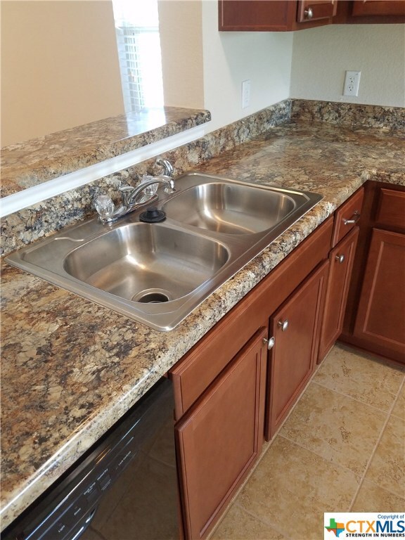 304 Kayla St, Troy, TX 76579 - photo 5