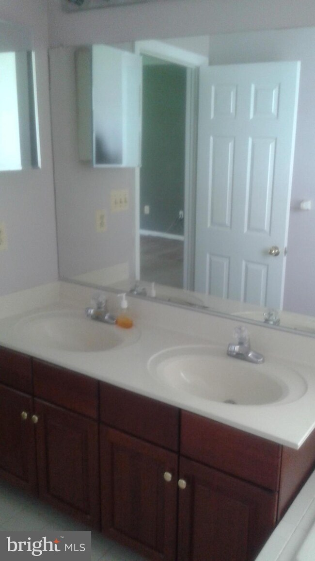 2317 Manor Gate Terrace, Upper Marlboro, MD 20774 - photo 7