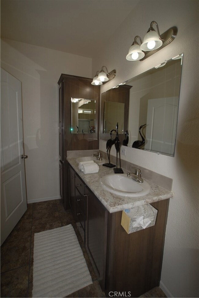 880 N Lake St, Hemet, CA 92544 - photo 4