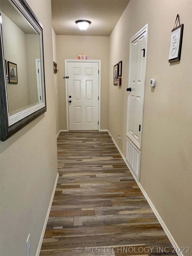 2608 W Fredericksburg St, Broken Arrow, OK 74011 - photo 3