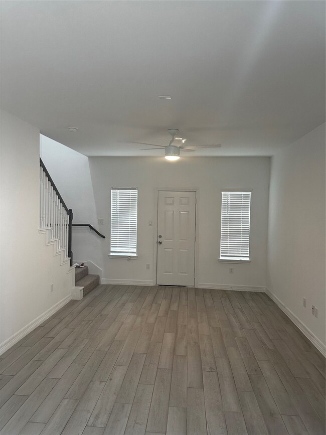 7209 Carver Rd unit A, Houston, TX 77088 - photo 3