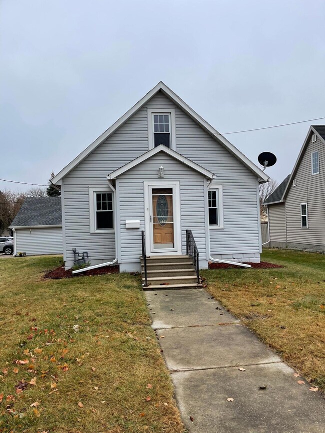 1401 11th Ave NW, Austin, MN 55912 - photo 2