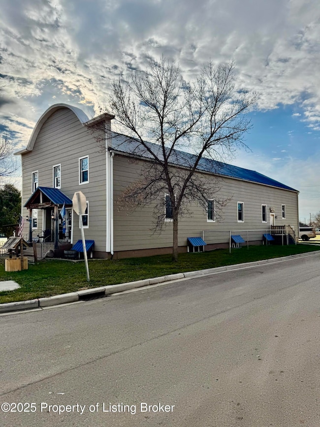 58 Central Ave N, Dunn Center, ND 58626 - photo 2