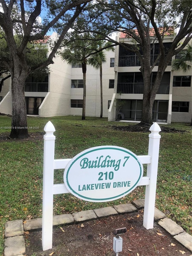 210 Lakeview Dr unit 207, Weston, FL 33326 - photo 2