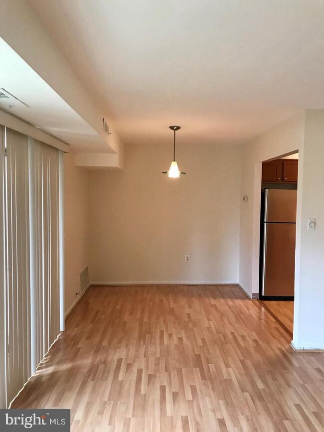 Lafayette Park unit 103, Falls Church, VA 22041 - photo 7