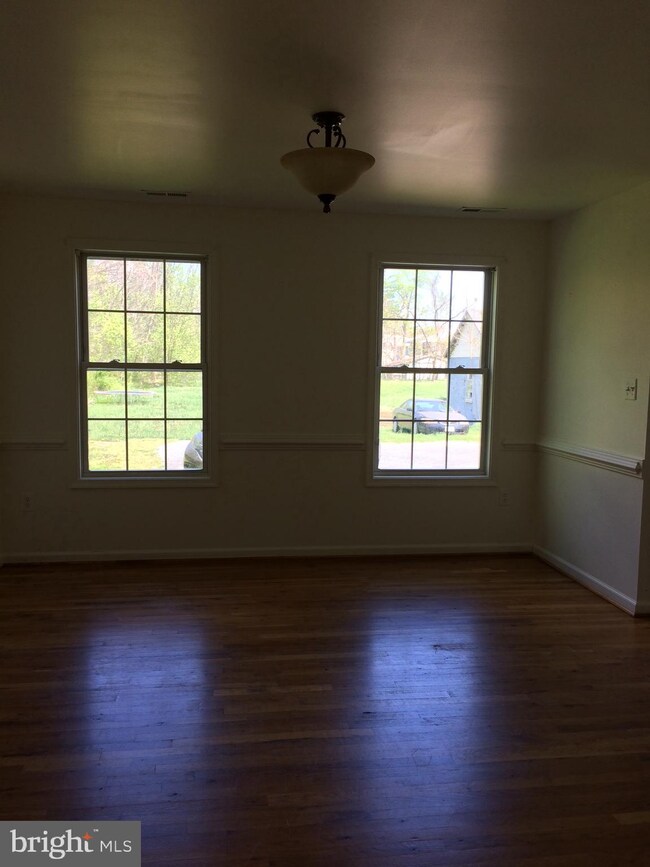 367 N Massanutten St, Strasburg, VA 22657 - photo 6