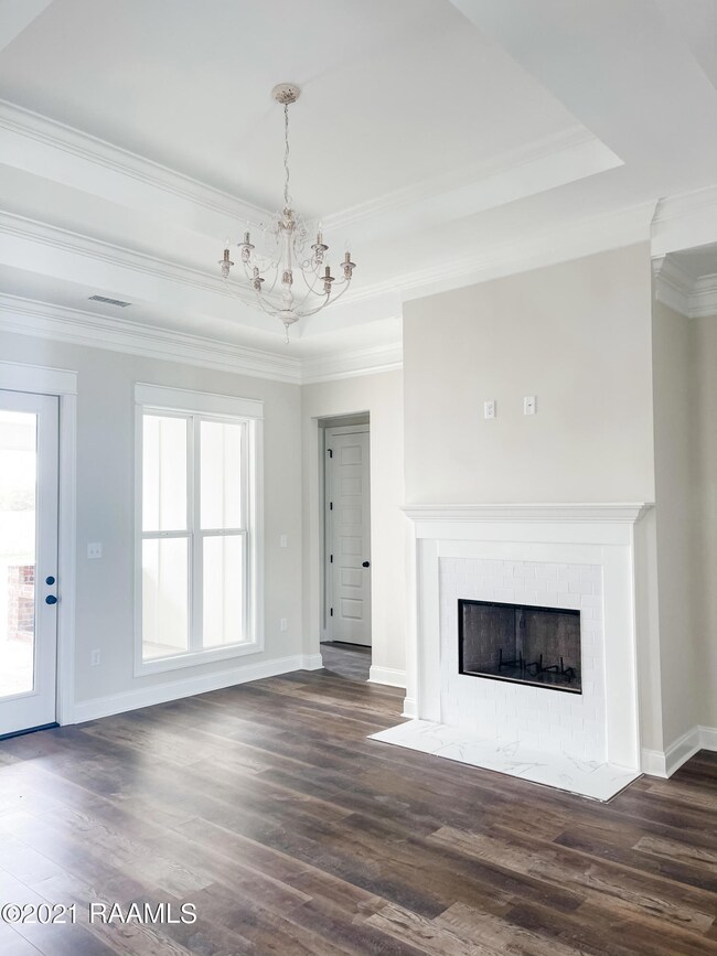 128 San Sebastian Dr, Youngsville, LA 70592 - photo 3