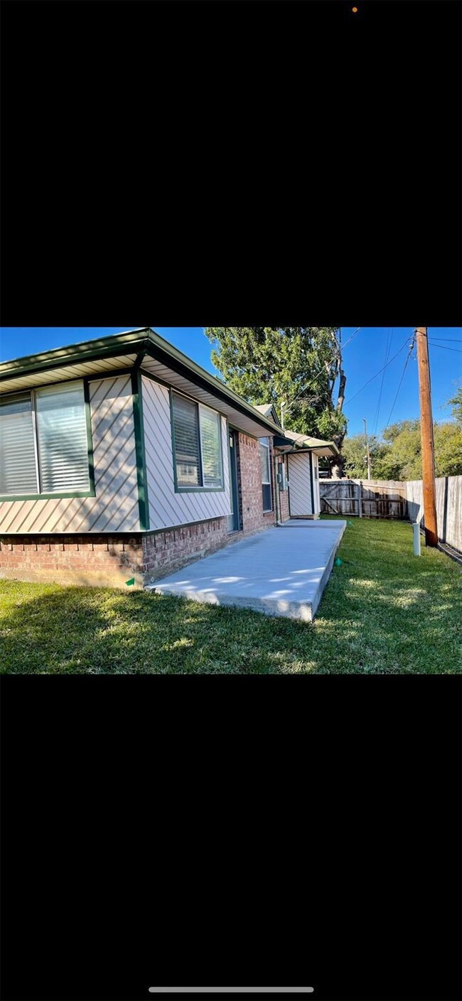 8353 Odell St, North Richland Hills, TX 76182 - photo 3