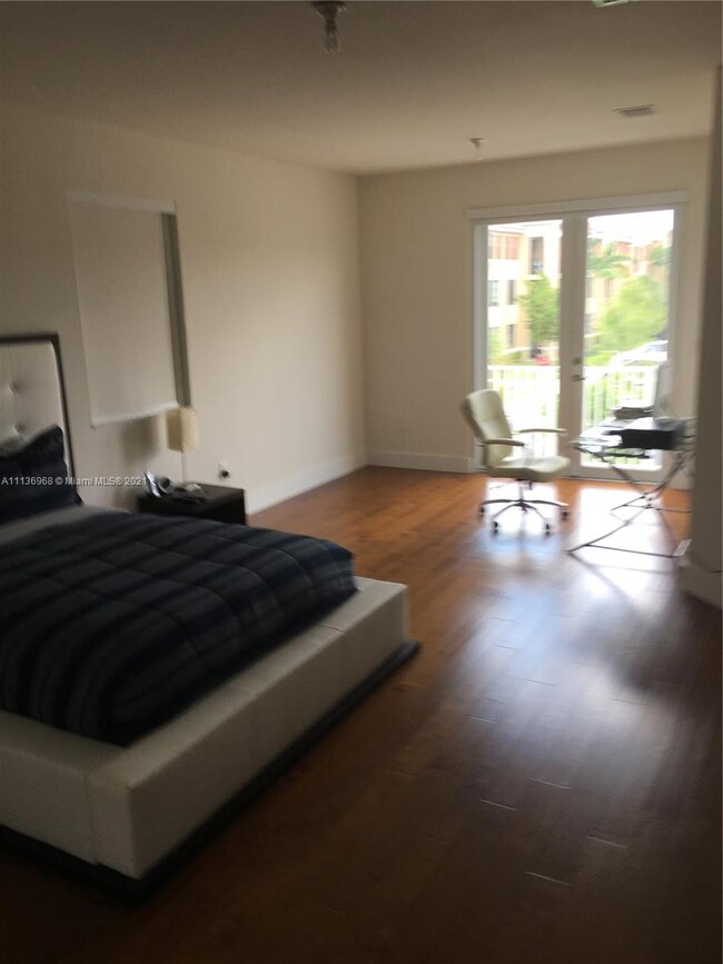 10503 NW 70th Ln, Doral, FL 33178 - photo 7