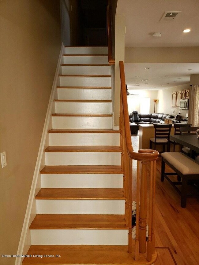 176 Camden Ave, Staten Island, NY 10309 - photo 3