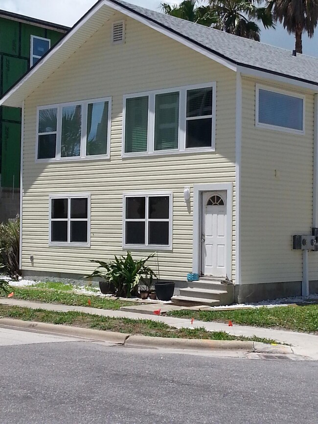 1304 1st St S, Jacksonville Beach, FL 32250 - photo 2