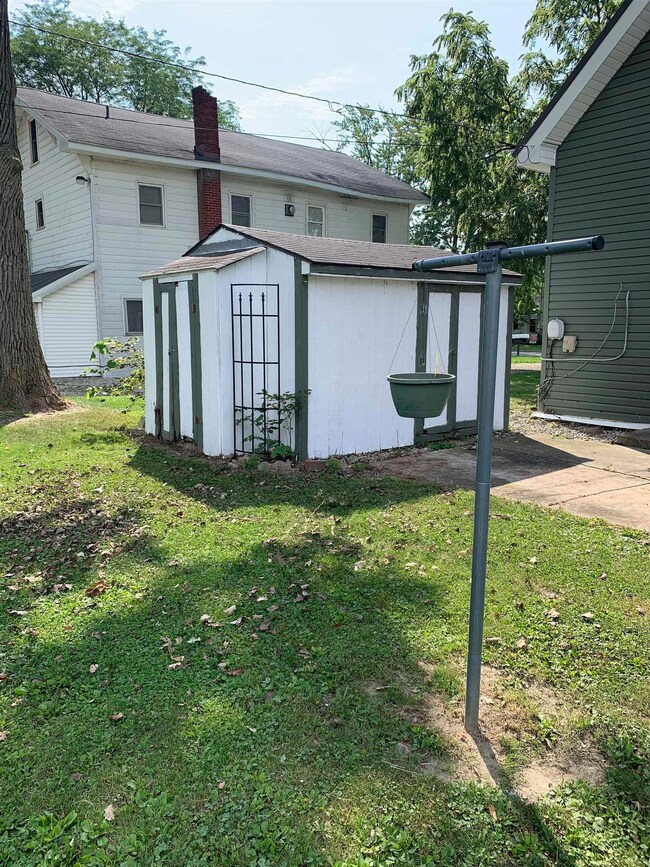 710 W Arch St, Portland, IN 47371 - photo 3