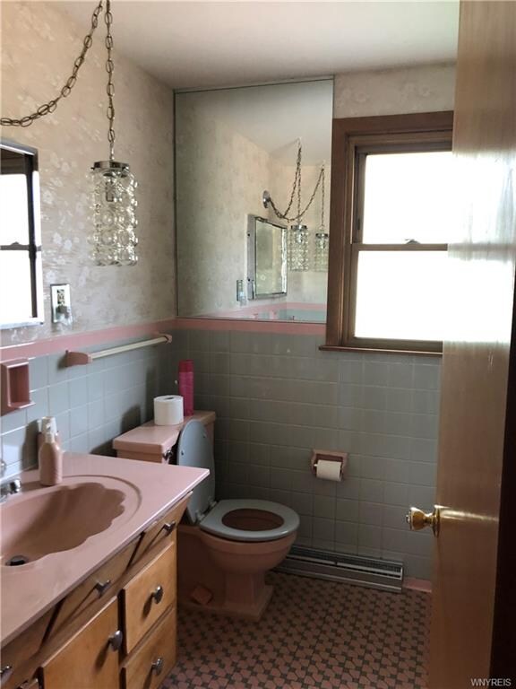 1st Floor Full Bath