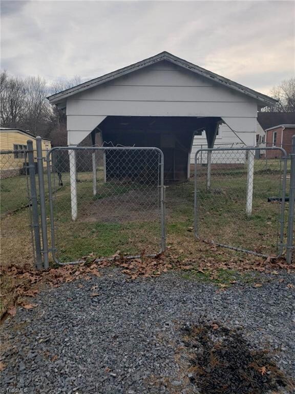 202 Sharon Ave, Asheboro, NC 27203 - photo 2