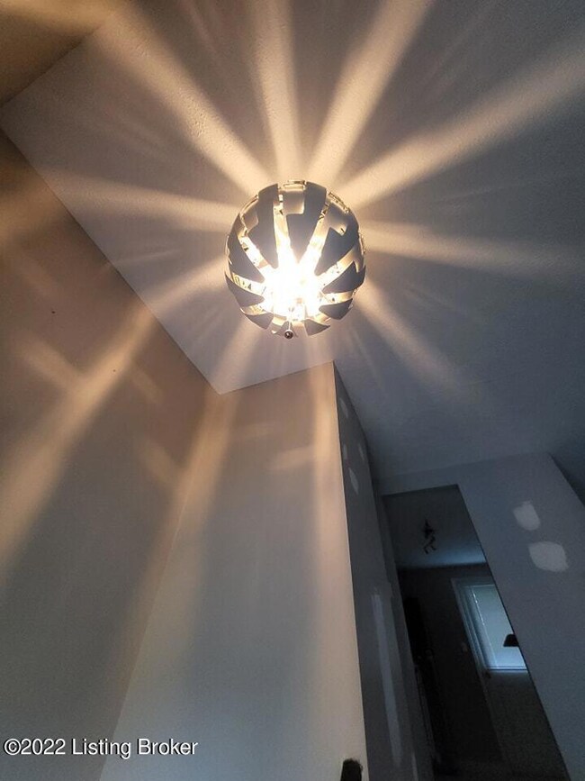 8704 William Penn Way, Louisville, KY 40228 - photo 3