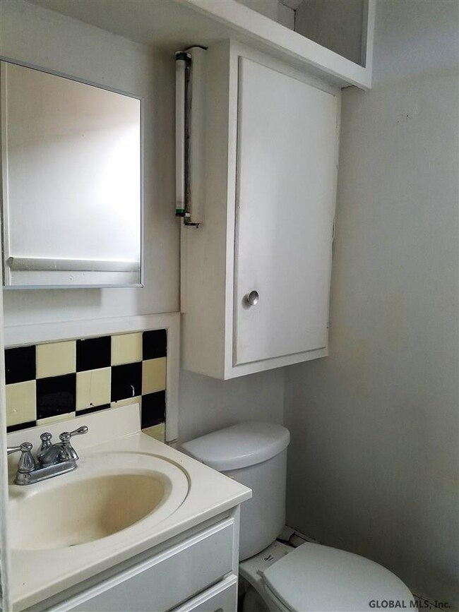 24 O Connell St, Albany, NY 12209 - photo 7