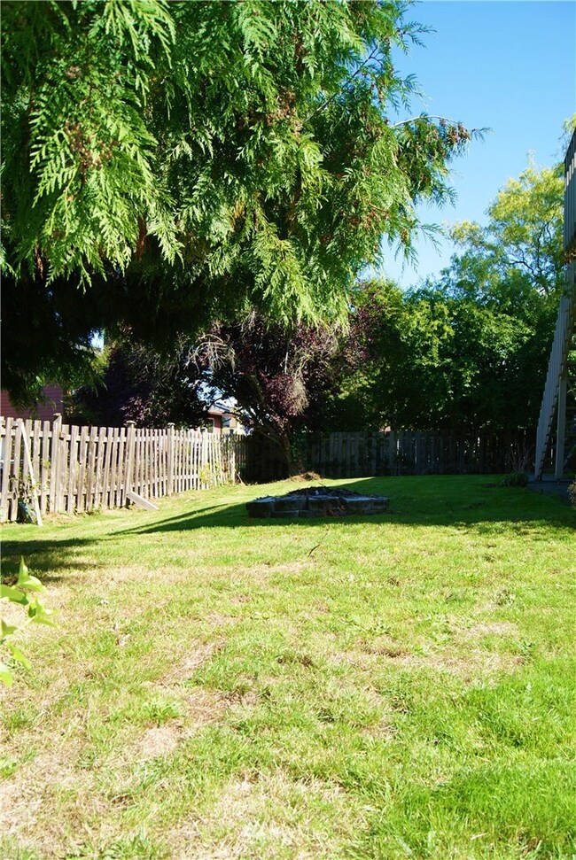 1216 S 236th Place, Des Moines, WA 98198 - photo 3