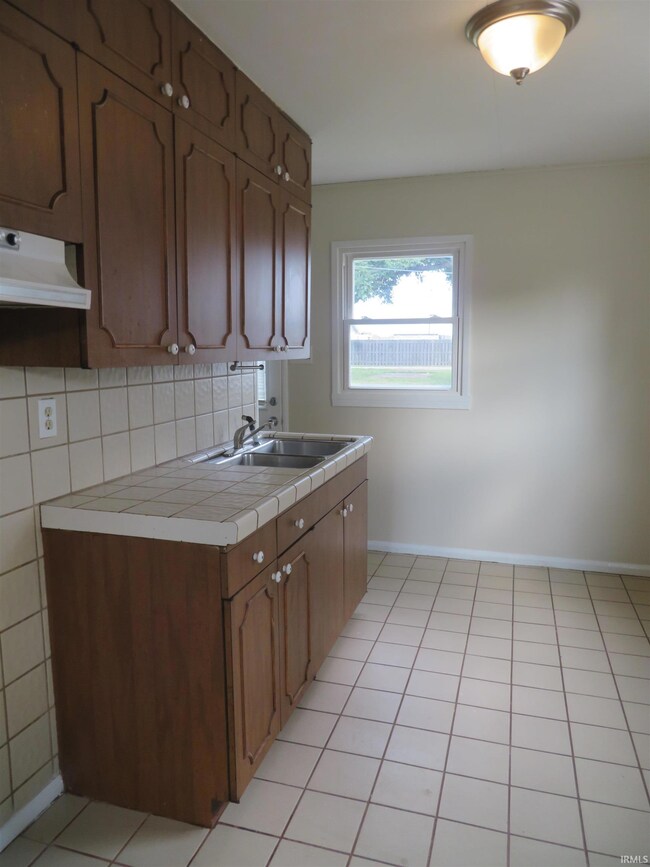 1235 E 3rd St, Mount Vernon, IN 47620 - photo 5