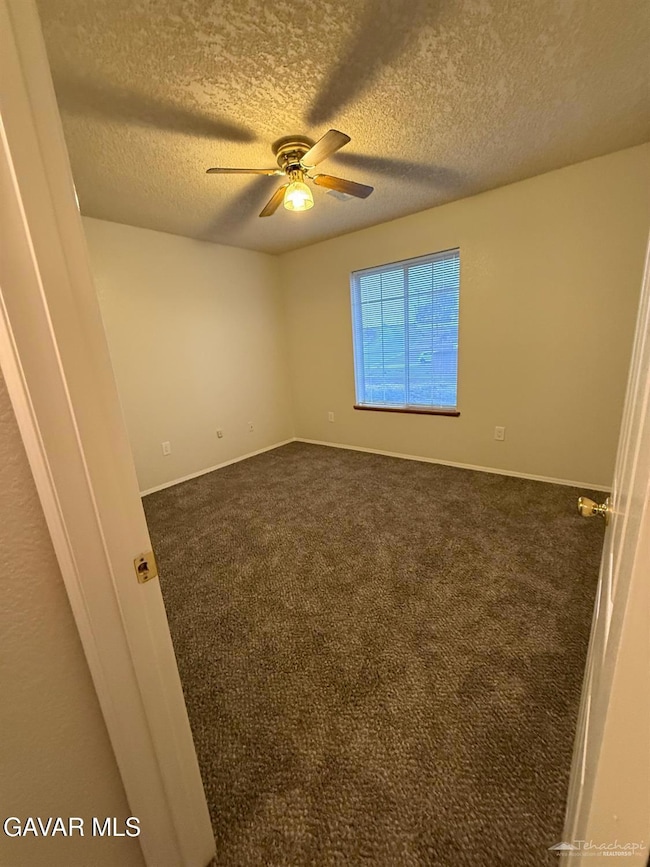 22351 Vaquero Dr, Tehachapi, CA 93561 - photo 5