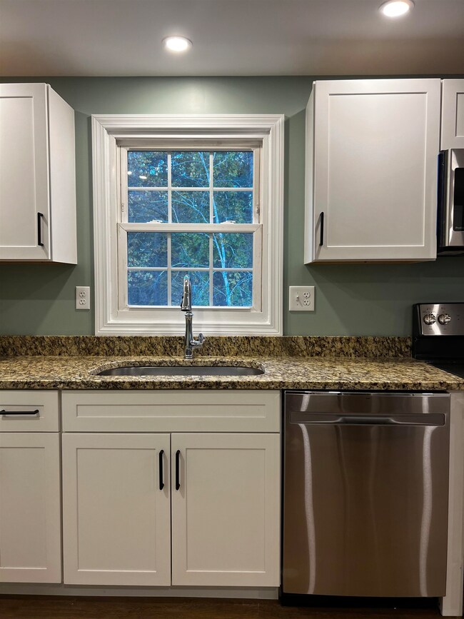 16 Boulder Dr unit B, Hudson, NH 03051 - photo 7