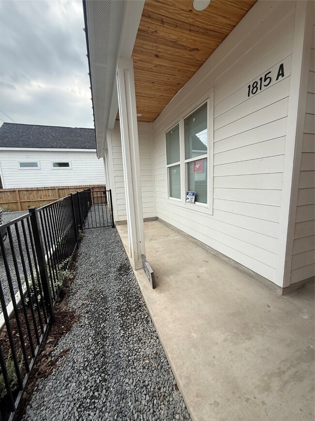 1815 Mckee St, Houston, TX 77009 - photo 5