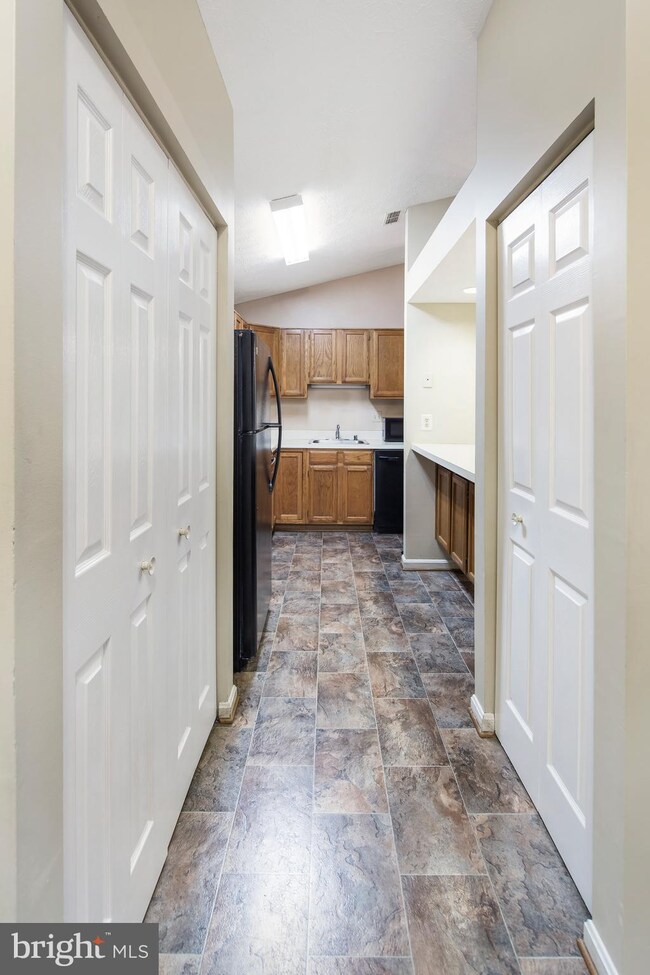 2112 Whitehall Rd unit 2B, Frederick, MD 21702 - photo 4