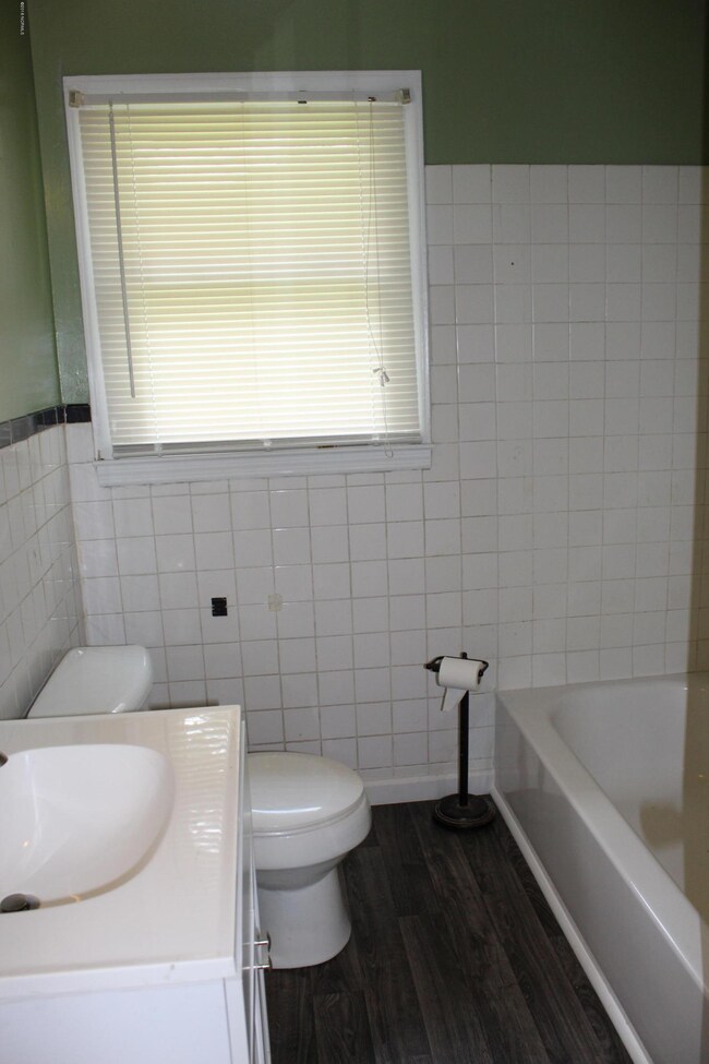 111 Dogwood Dr, Jacksonville, NC 28540 - photo 3