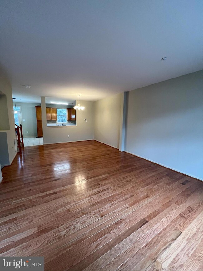 20806 Gaelic Ct, Germantown, MD 20874 - photo 5