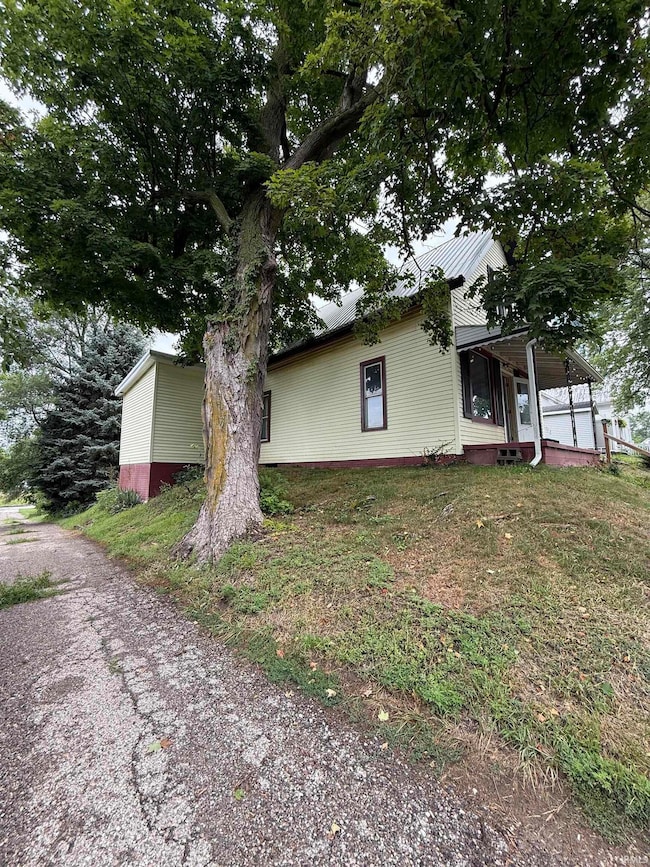 204 S Graceland Ave, Claypool, IN 46510 - photo 6