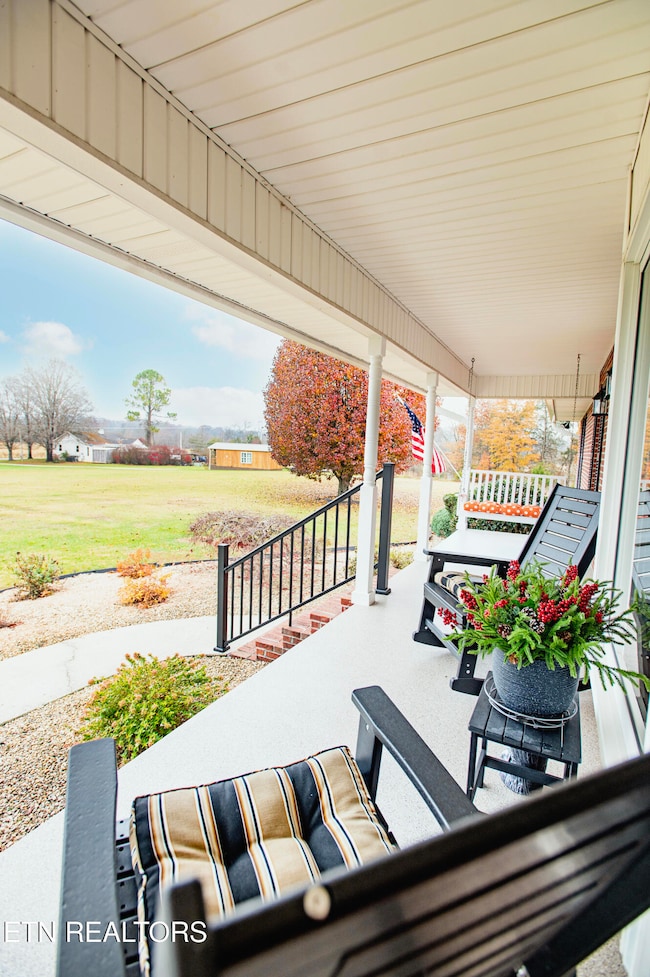 5518 W Beaver Creek Dr, Powell, TN 37849 - photo 7