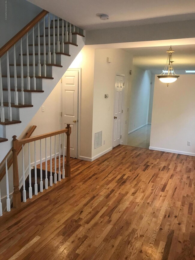 6 Pleasant Plains Ave. Living Room. Dini