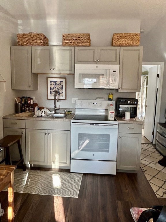 38 Emmons St unit 3, Franklin, MA 02038 - photo 6