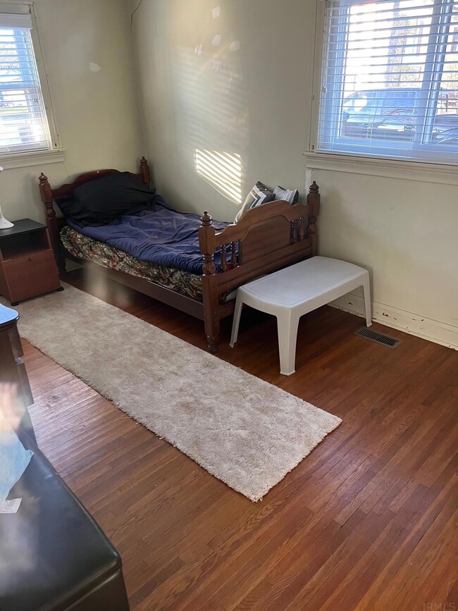 419 W Water St, Newburgh, IN 47630 - photo 6