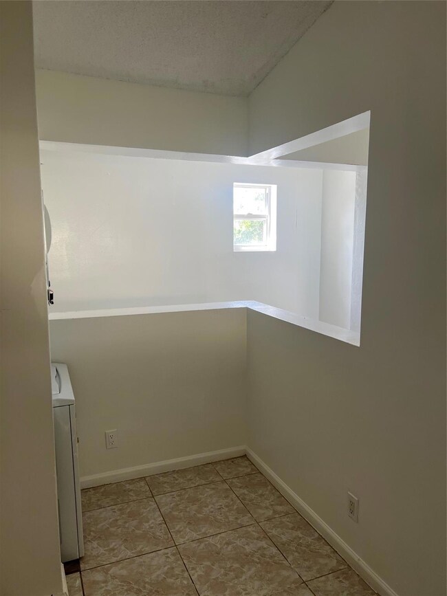 2457 NW 56th Ave unit 4-201, Lauderhill, FL 33313 - photo 3