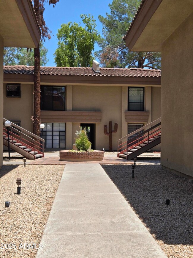 5035 N 10th Place unit 109, Phoenix, AZ 85014 - photo 2