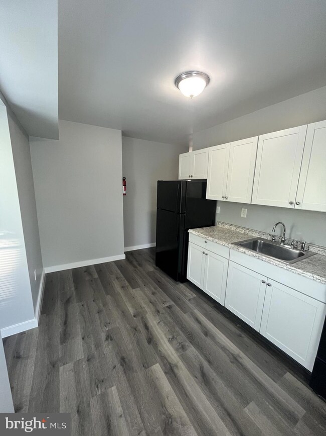 826 W 10th St unit 3, Wilmington, DE 19801 - photo 4