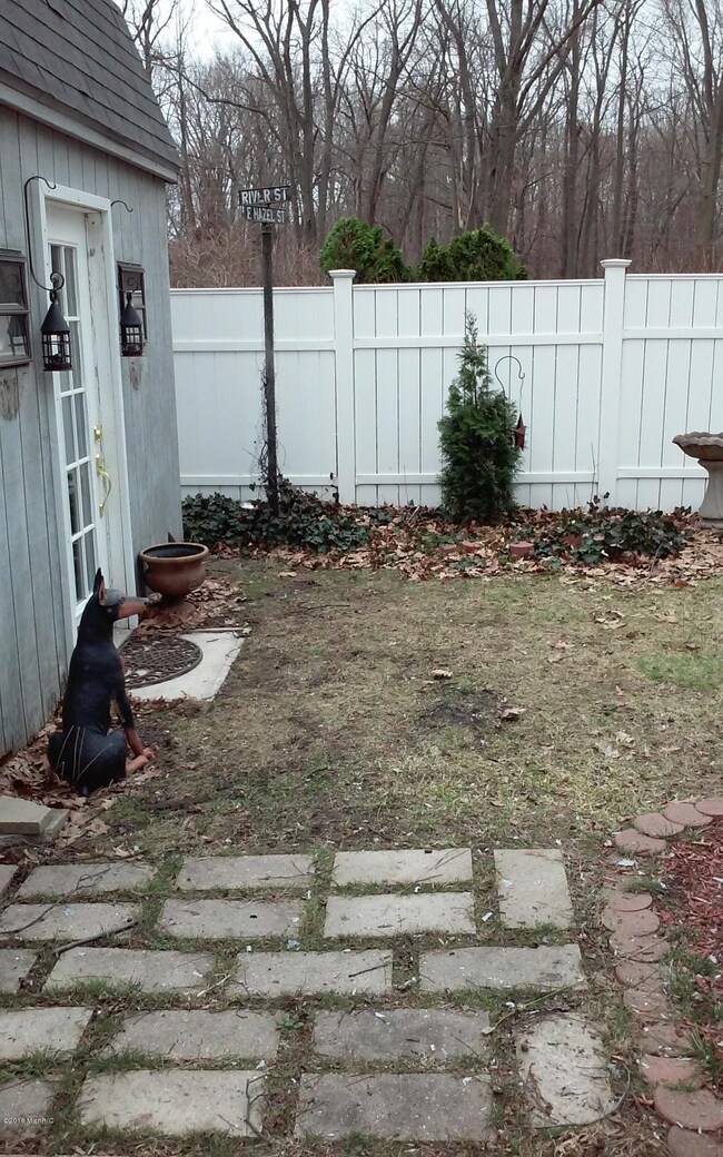6802 Cherry yard two