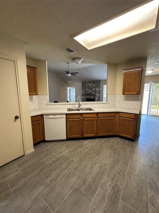 7727 Ashton Dr, Houston, TX 77095 - photo 3