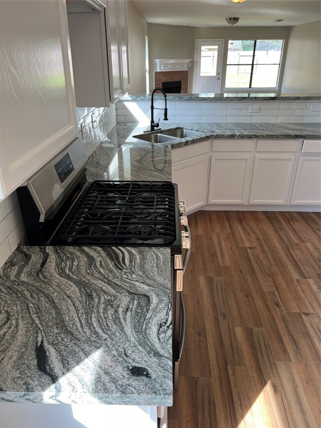 6818 Lower Arrow Dr, Houston, TX 77086 - photo 7