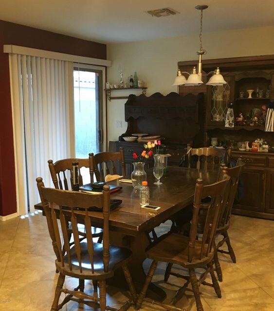 Eat in kitchen