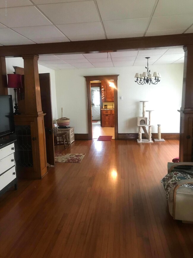 112 Bacon St, Jermyn, PA 18433 - photo 6